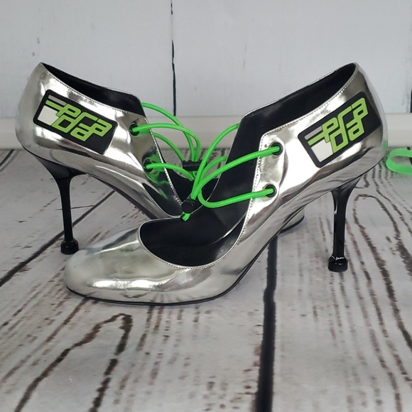 Prada - Picture 10 of 14